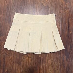 NWOT Bershka Cream Pleated Mini Skirt